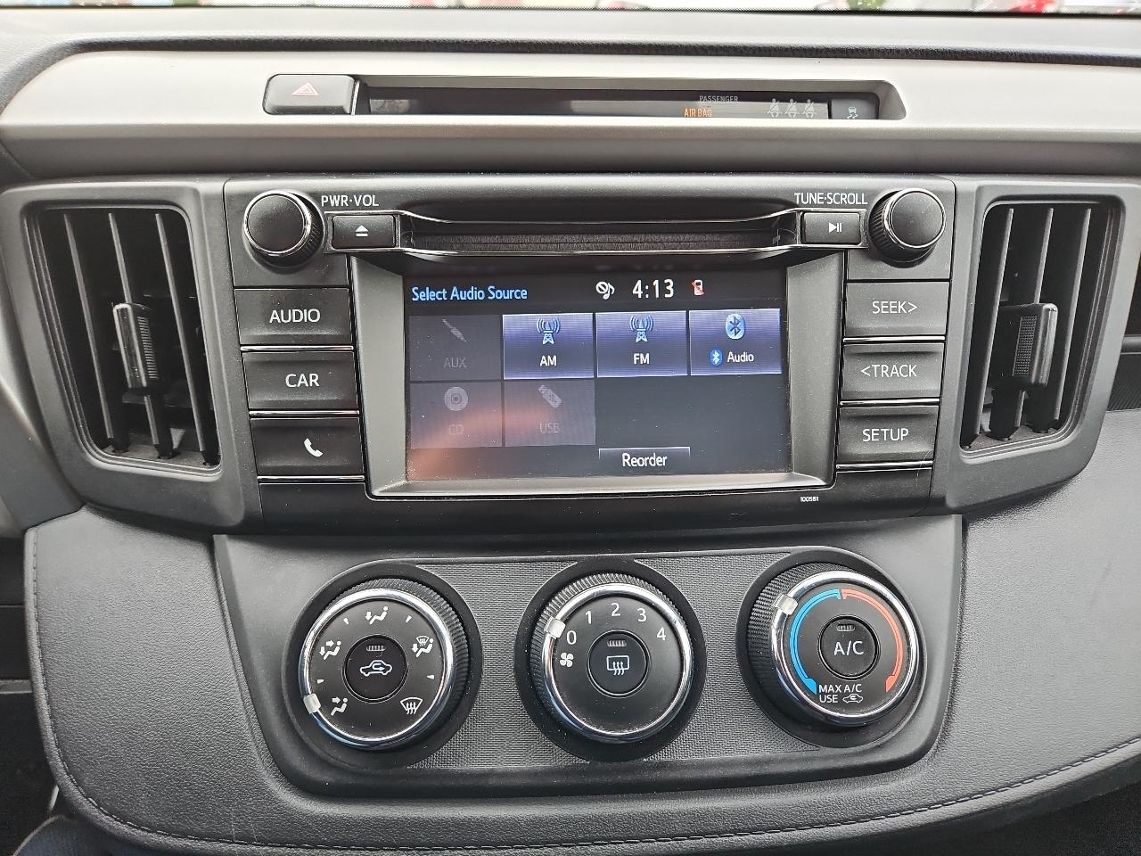 Toyota RAV4 LE AWD 2018