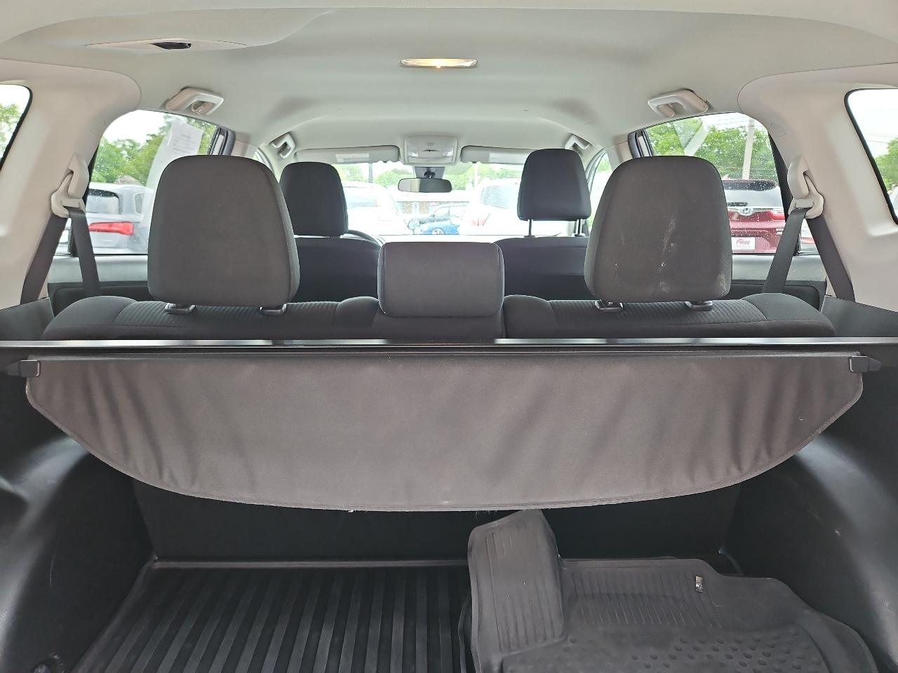 Toyota RAV4 LE AWD 2018