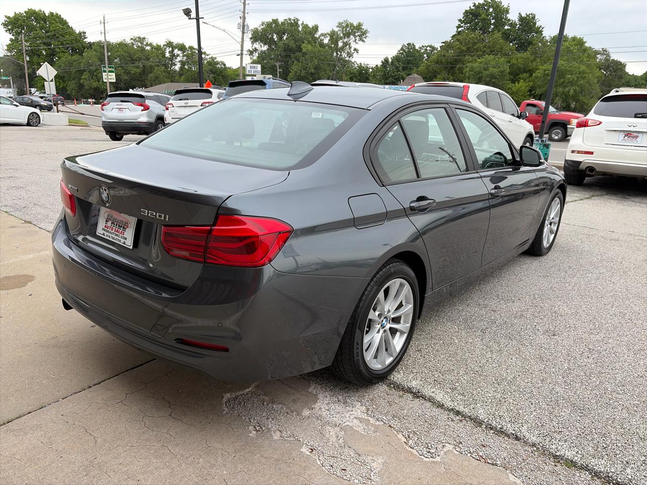 BMW 3-Series 320i xDrive Sedan 2016