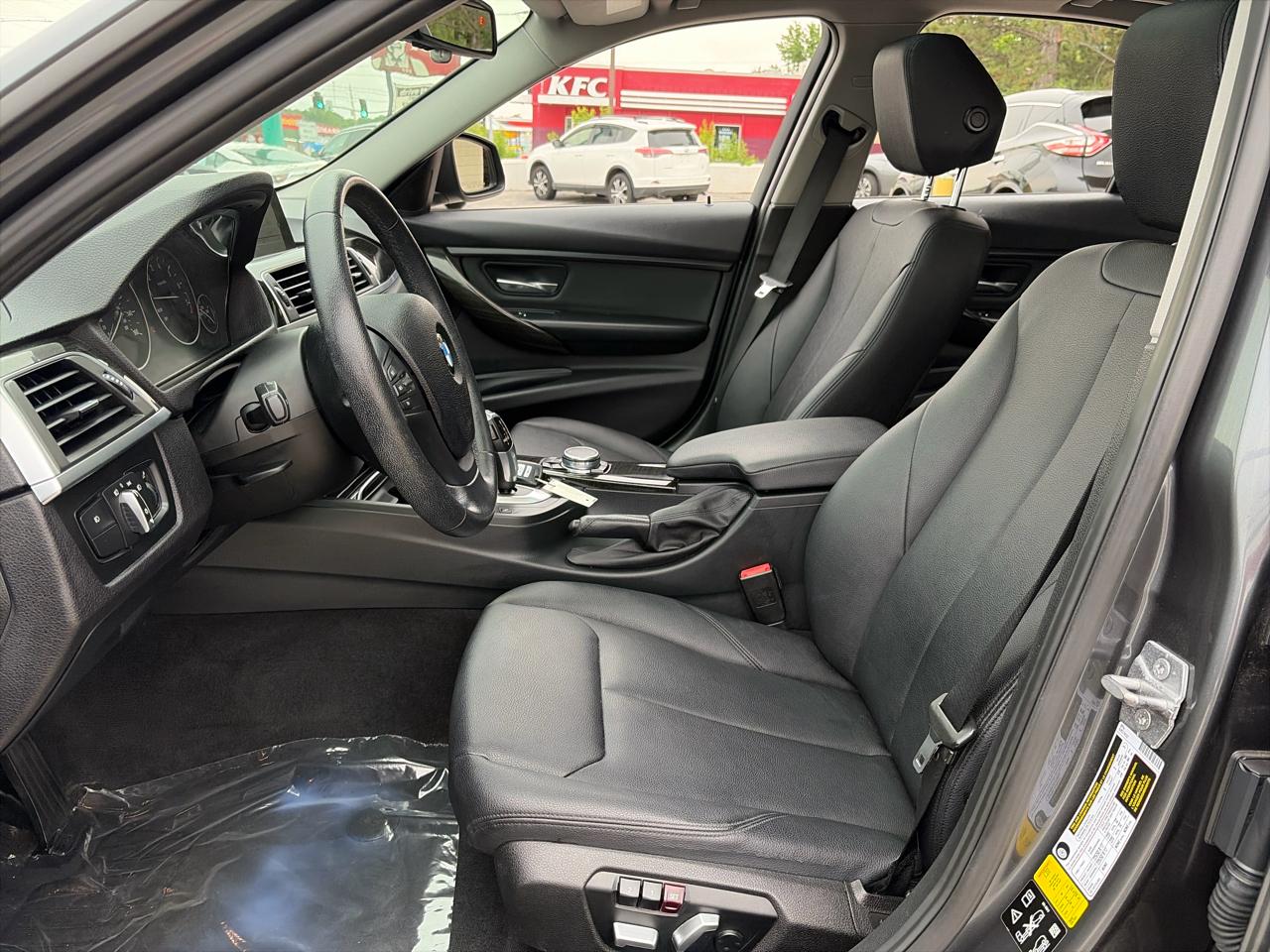 BMW 3-Series 320i xDrive Sedan 2016