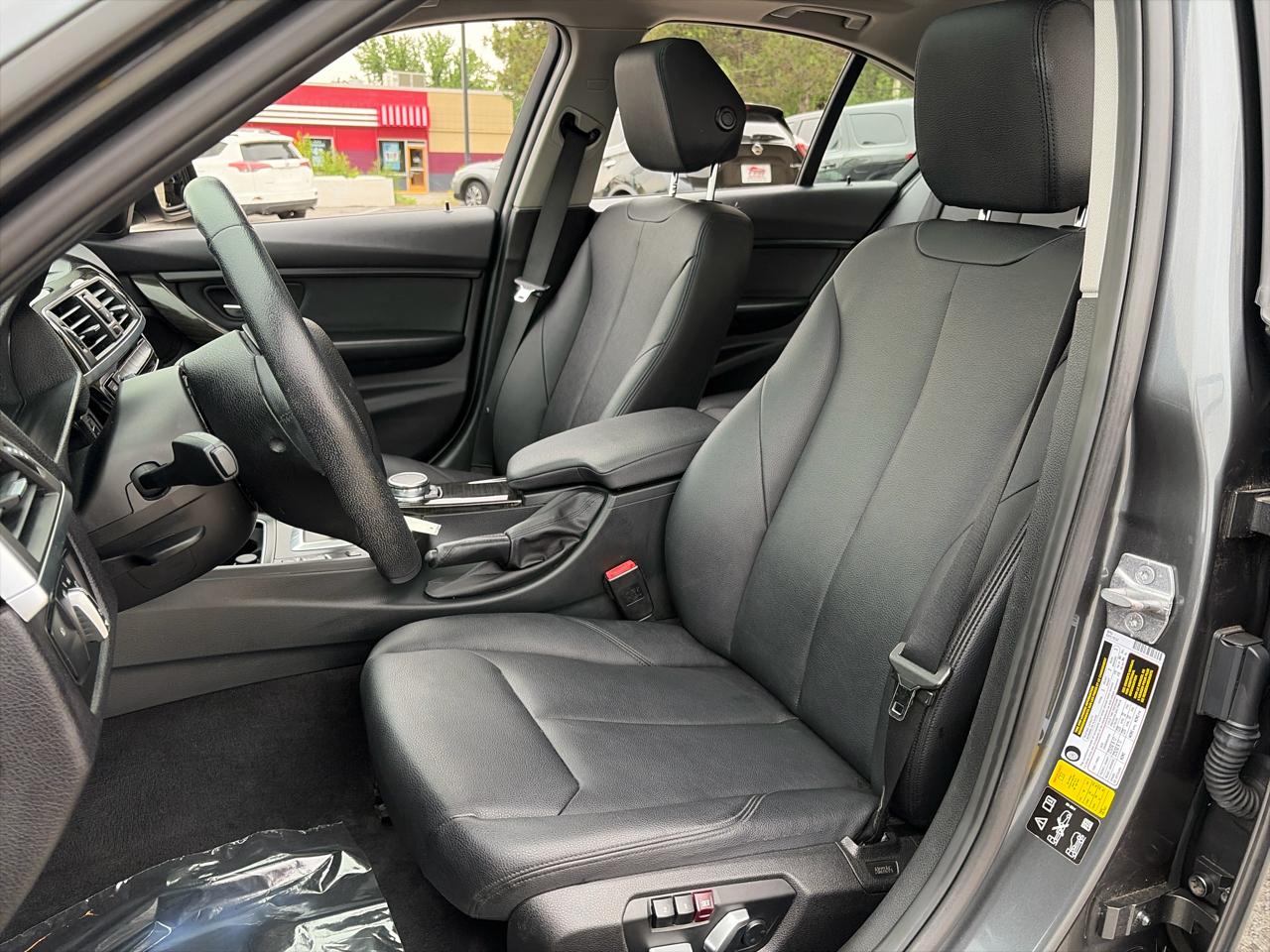 BMW 3-Series 320i xDrive Sedan 2016