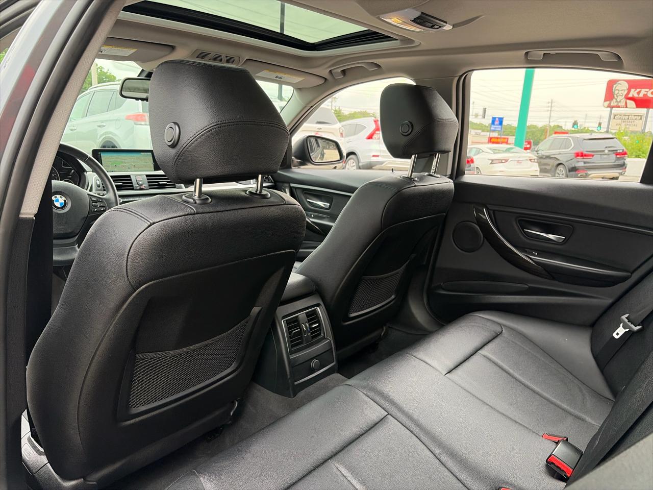 BMW 3-Series 320i xDrive Sedan 2016