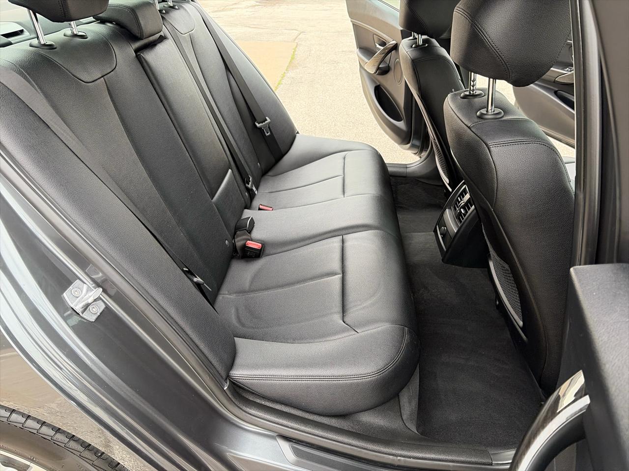 BMW 3-Series 320i xDrive Sedan 2016