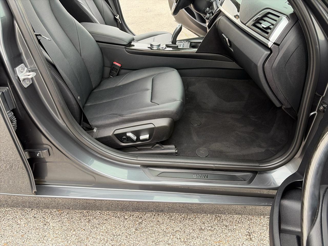 BMW 3-Series 320i xDrive Sedan 2016