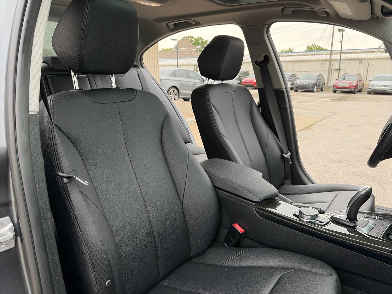 BMW 3-Series 320i xDrive Sedan 2016