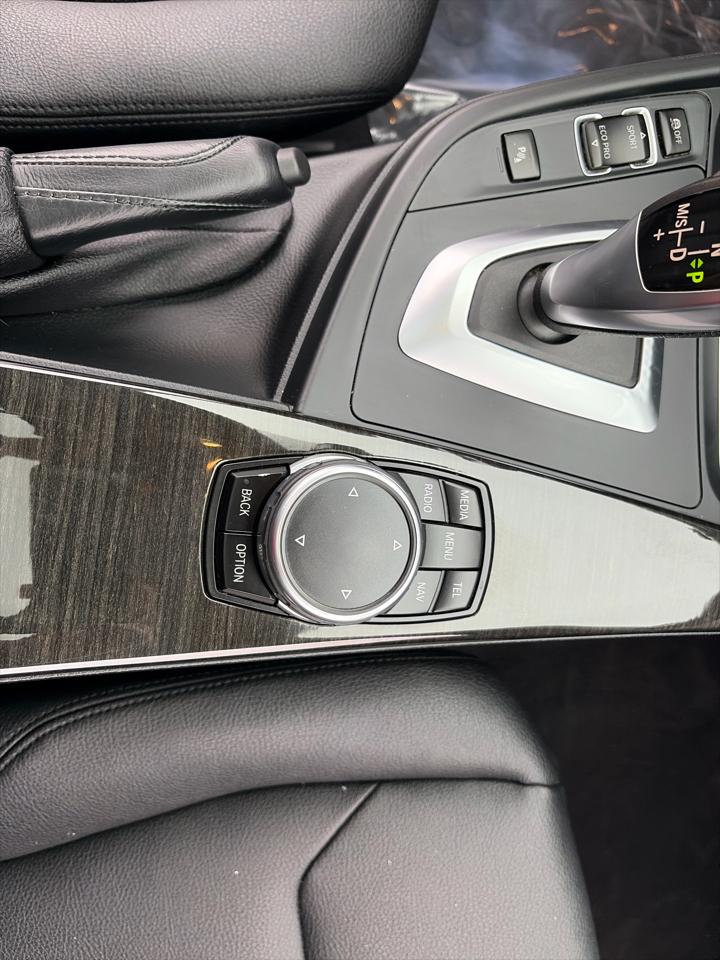 BMW 3-Series 320i xDrive Sedan 2016