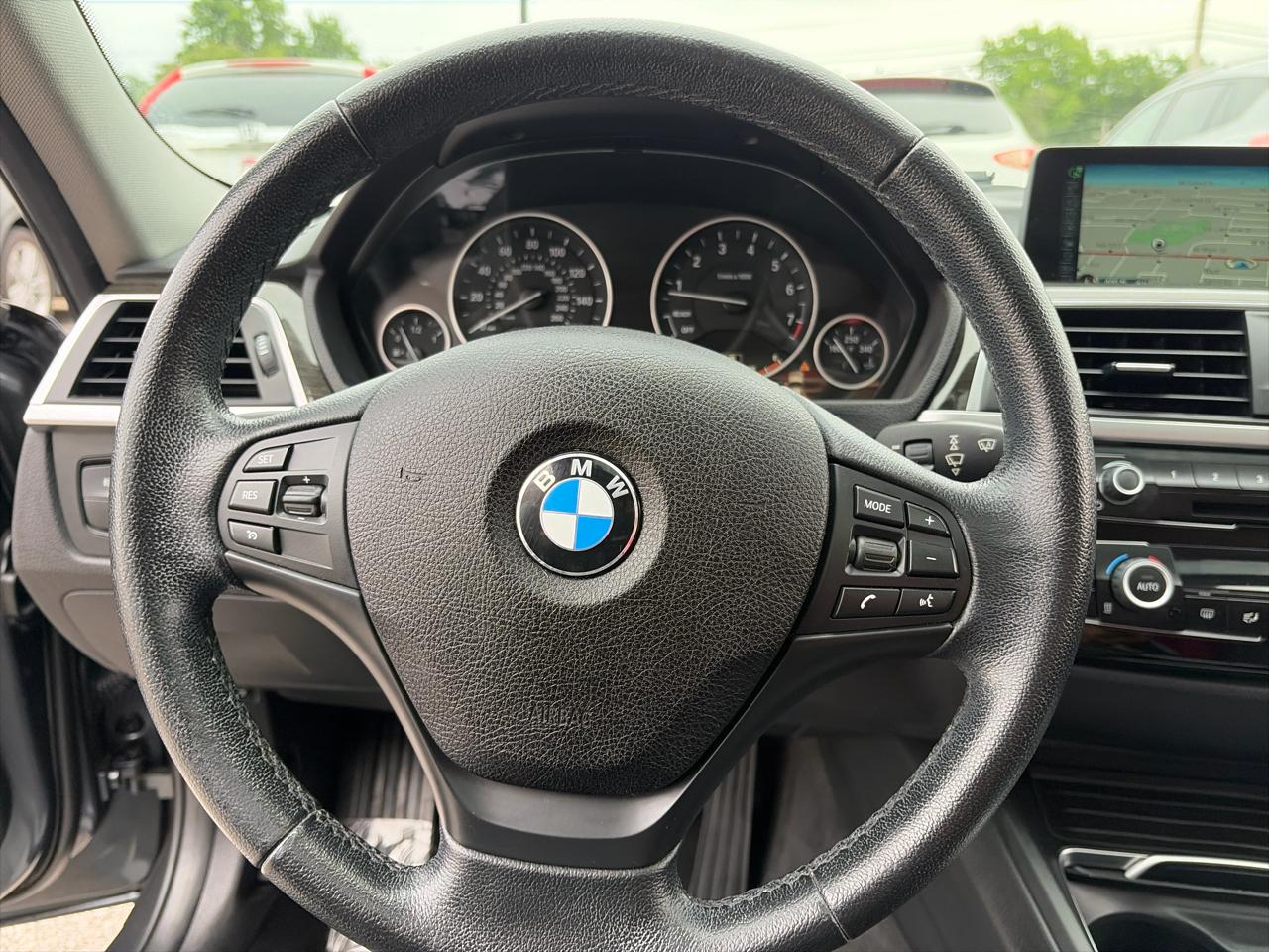 BMW 3-Series 320i xDrive Sedan 2016