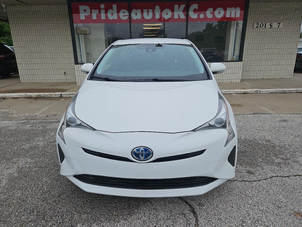 Toyota Prius Two 2017