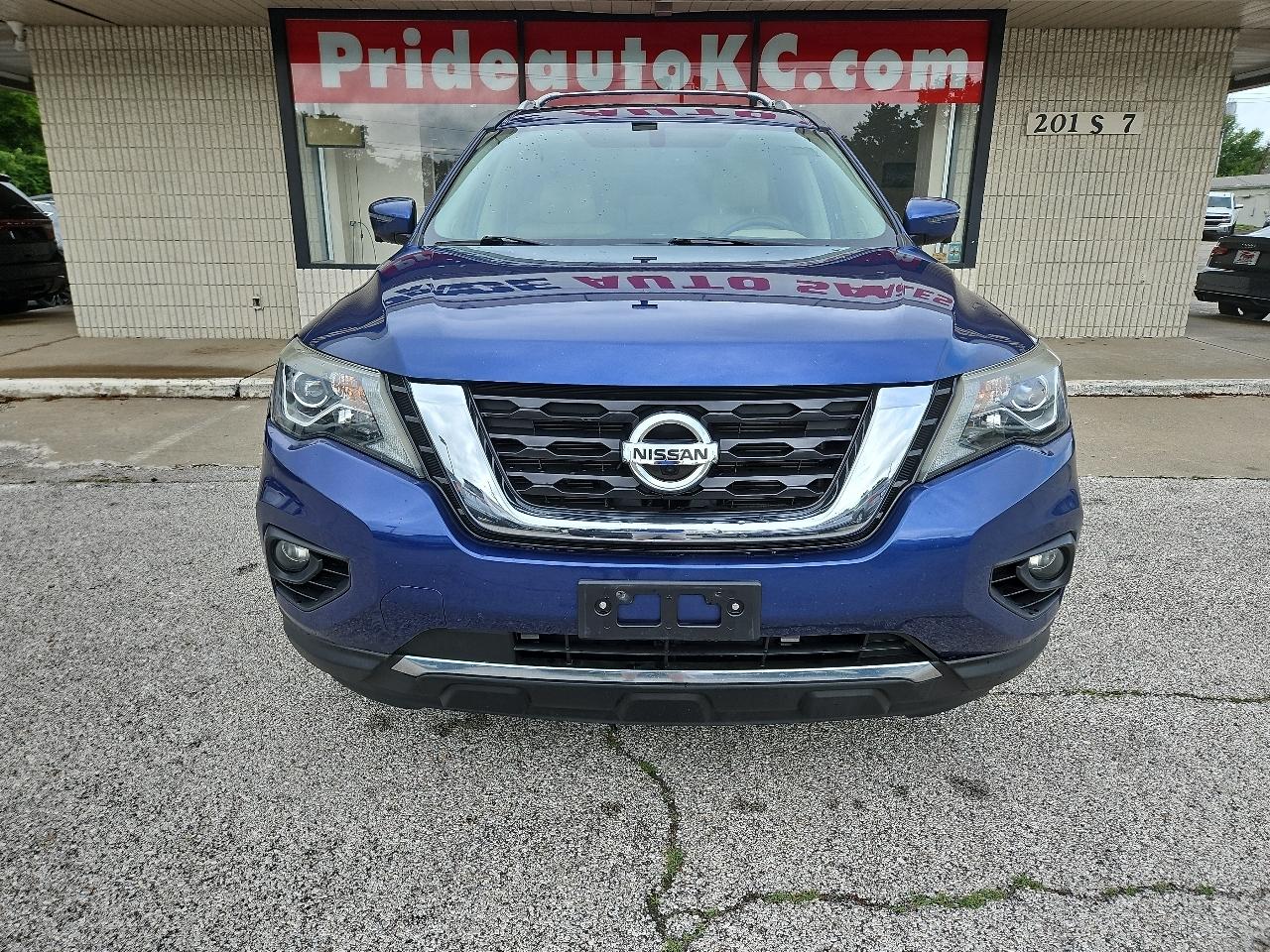 Nissan Pathfinder Platinum 4WD 2017