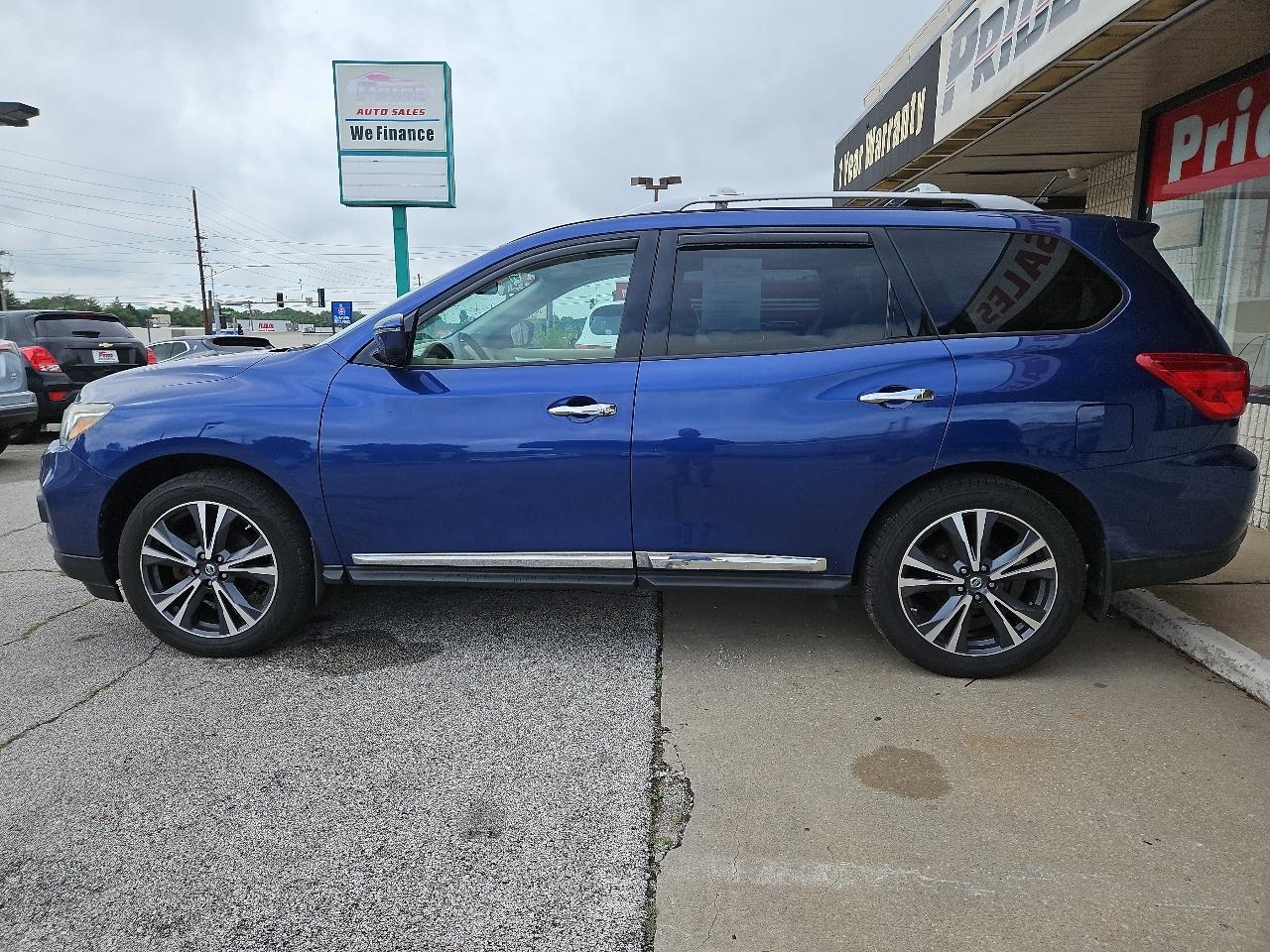 Nissan Pathfinder Platinum 4WD 2017