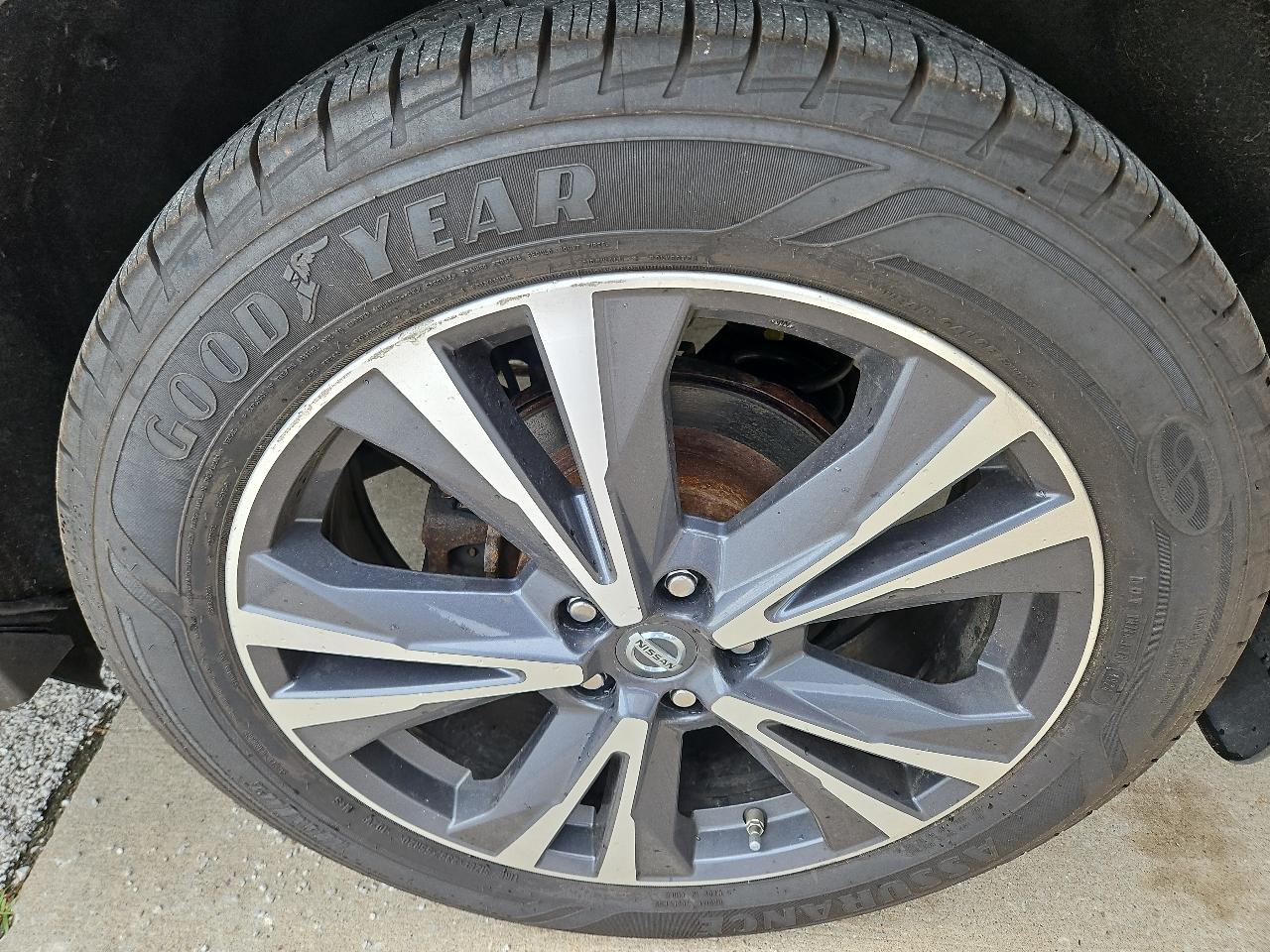 Nissan Pathfinder Platinum 4WD 2017