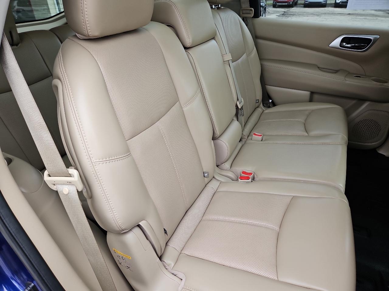 Nissan Pathfinder Platinum 4WD 2017