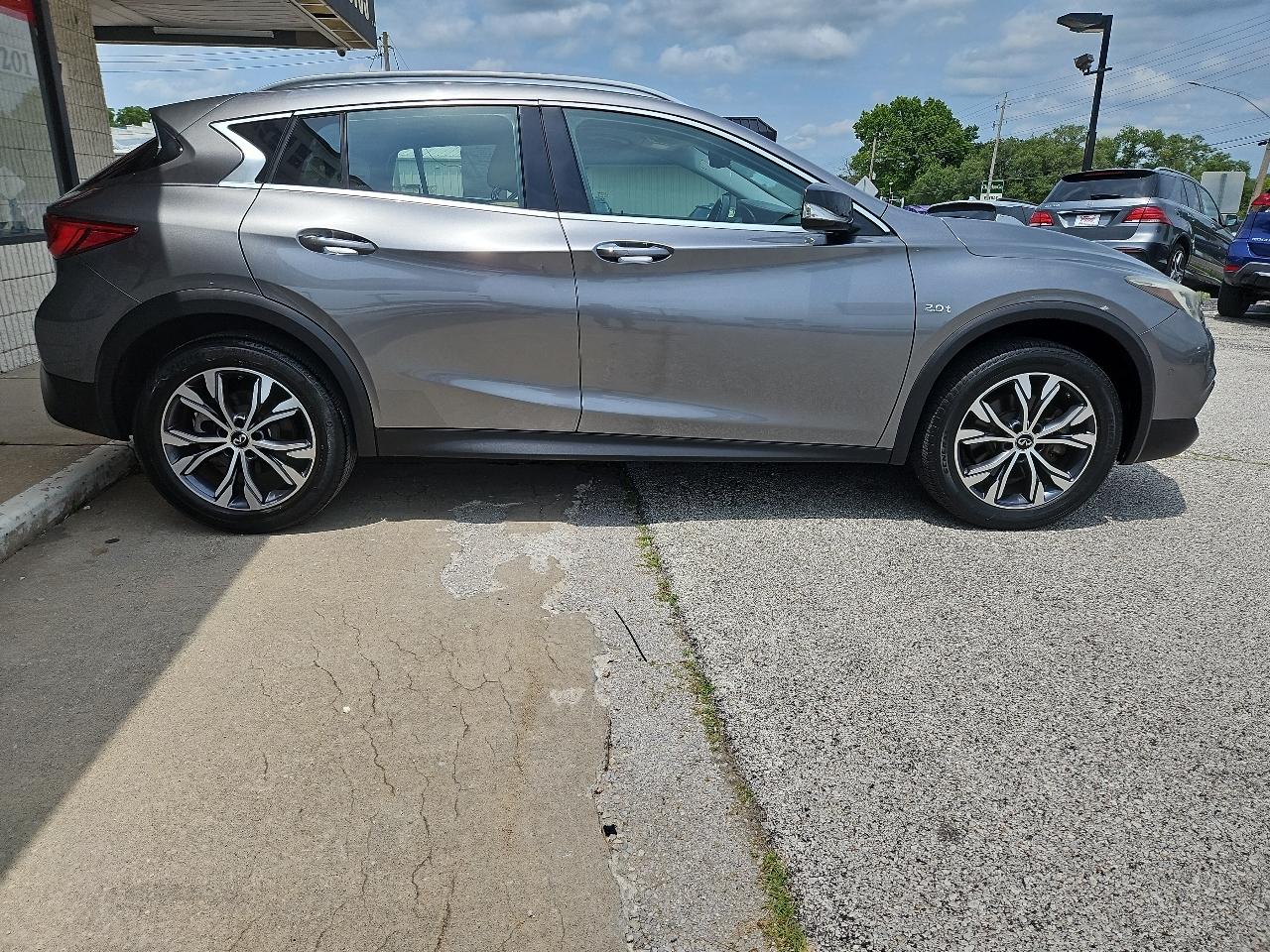 Infiniti QX30 Premium AWD 2017