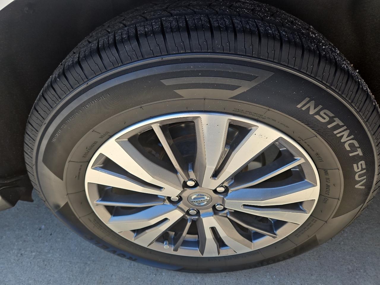 Nissan Pathfinder SL 4WD 2020
