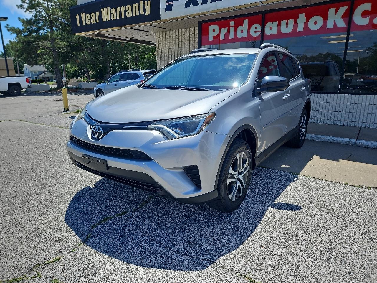 Toyota RAV4 LE AWD 2016