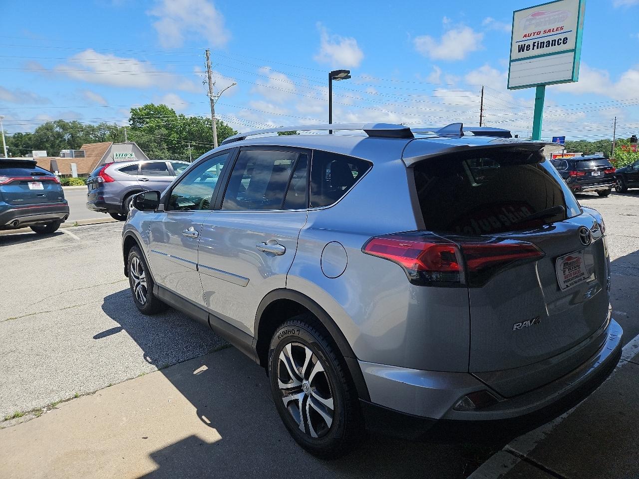 Toyota RAV4 LE AWD 2016