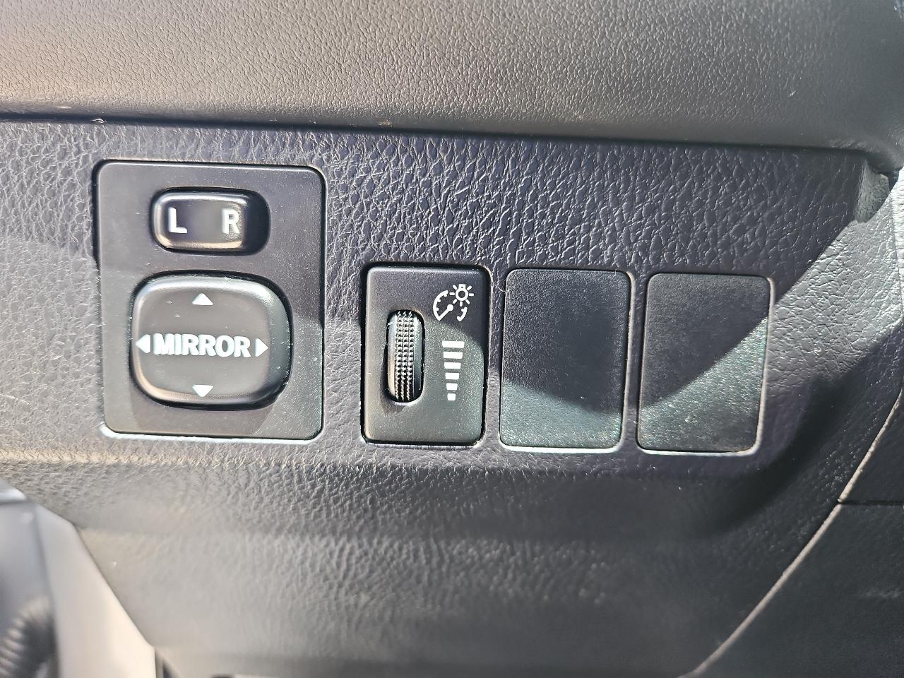 Toyota RAV4 LE AWD 2016