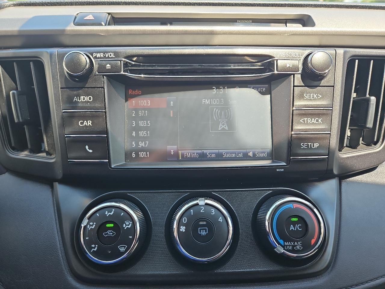 Toyota RAV4 LE AWD 2016