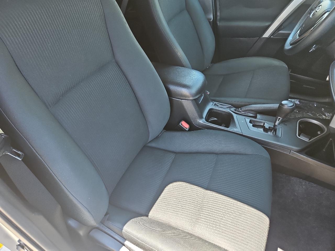Toyota RAV4 LE AWD 2016