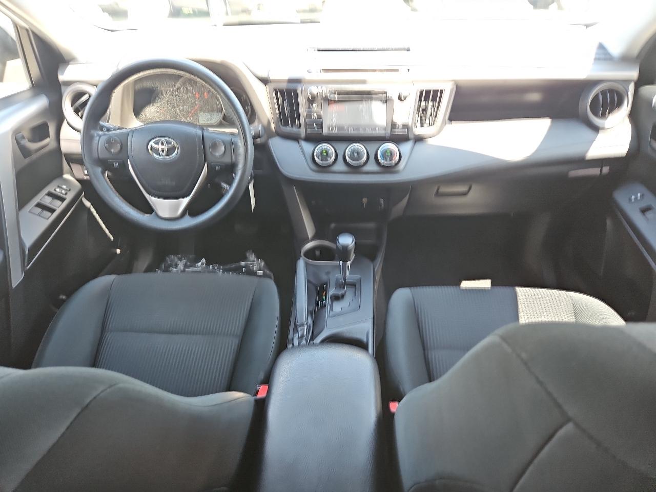 Toyota RAV4 LE AWD 2016