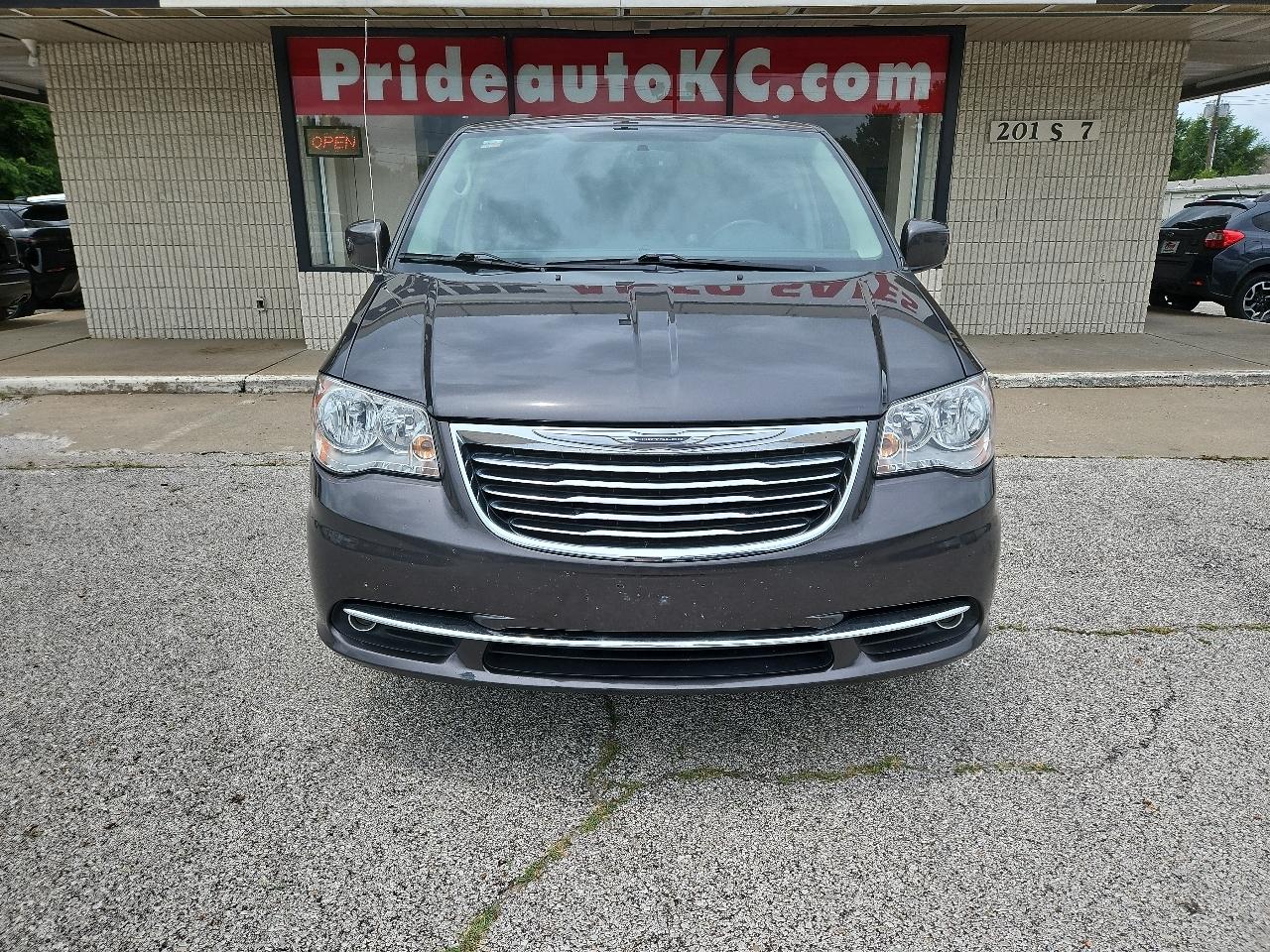 Chrysler Town & Country Touring 2016