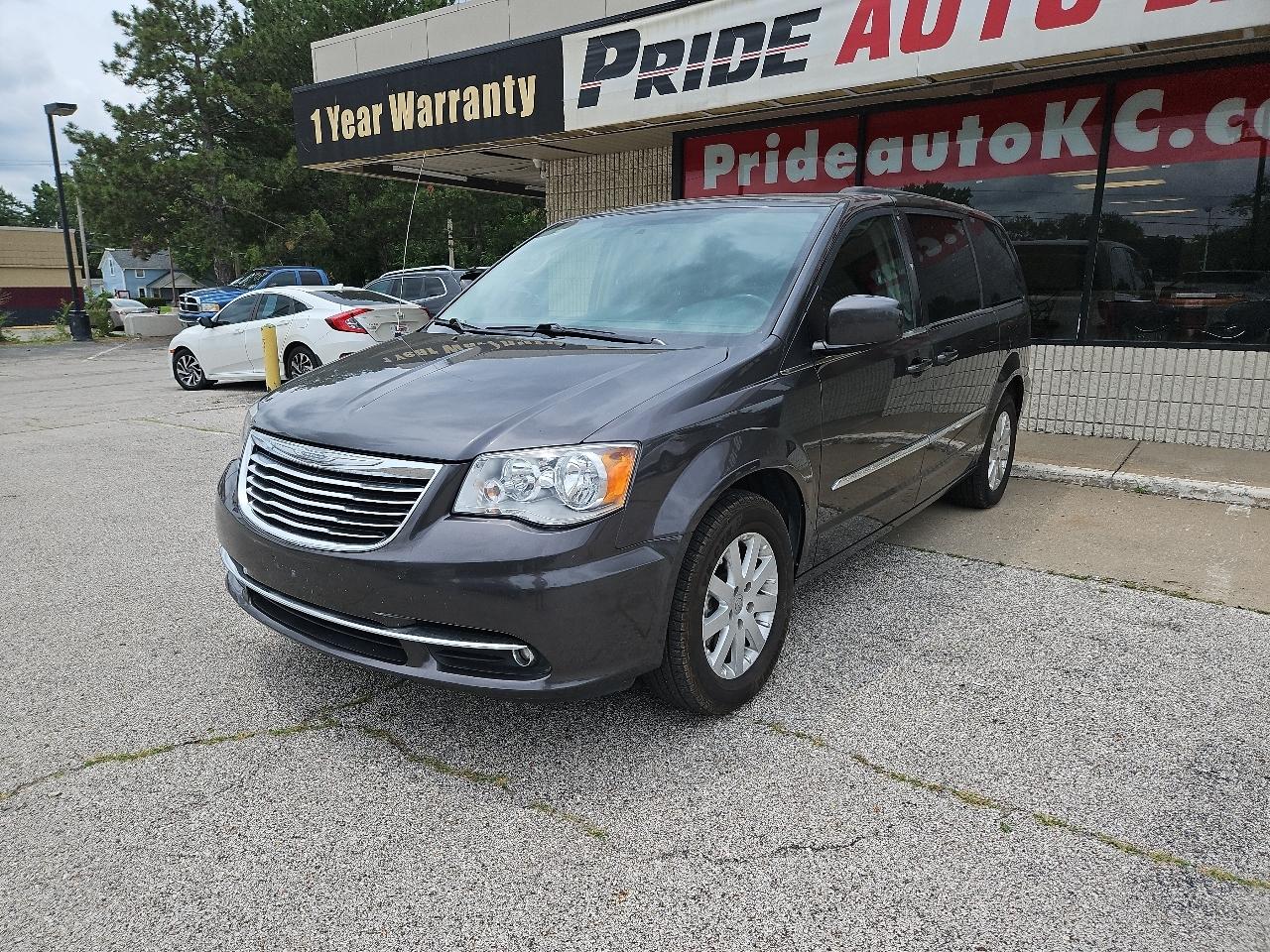 Chrysler Town & Country Touring 2016