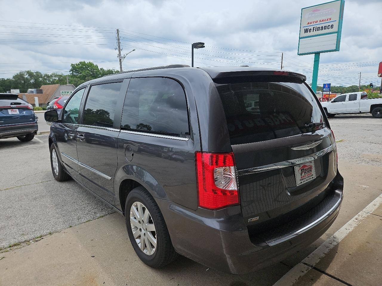 Chrysler Town & Country Touring 2016