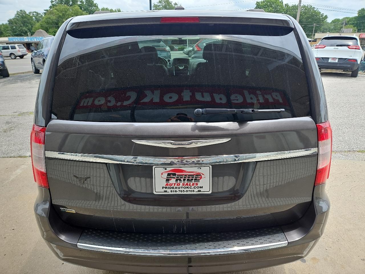 Chrysler Town & Country Touring 2016