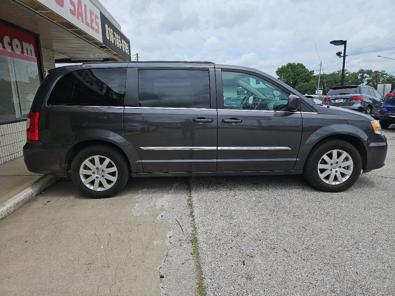 Chrysler Town & Country Touring 2016