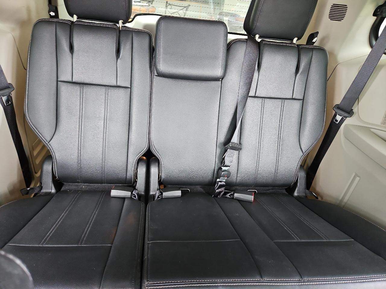 Chrysler Town & Country Touring 2016