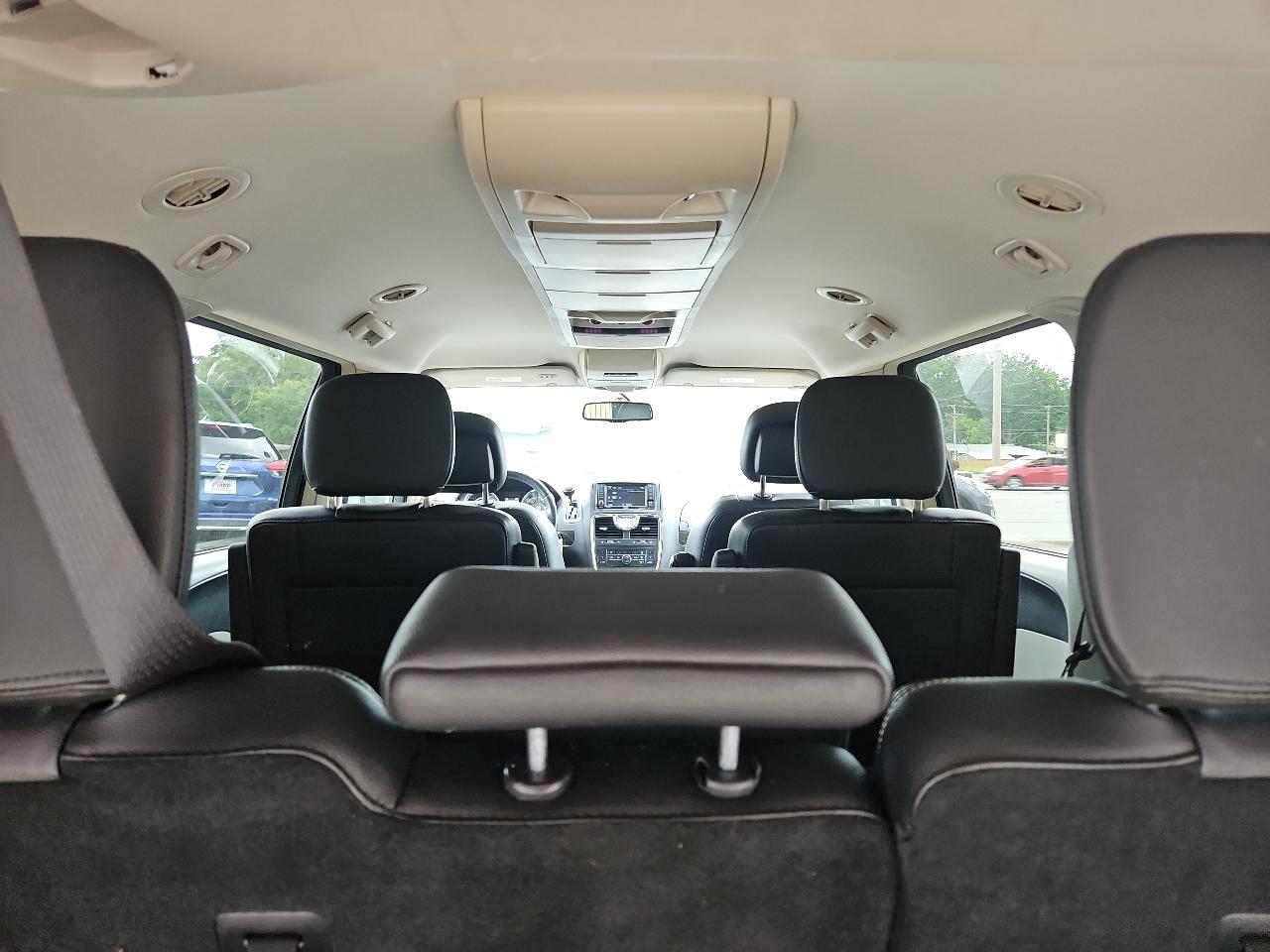 Chrysler Town & Country Touring 2016