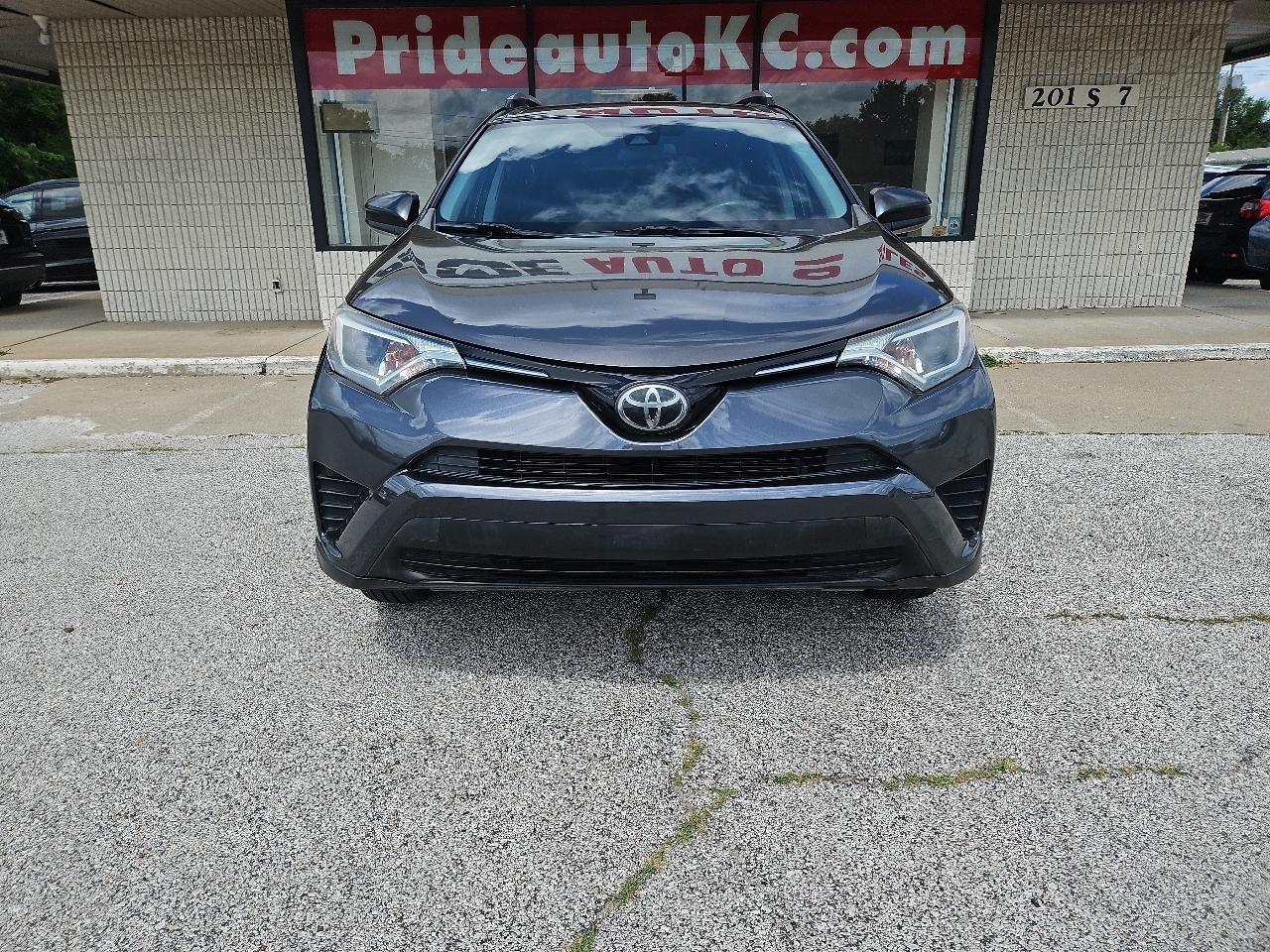 Toyota RAV4 LE 2017