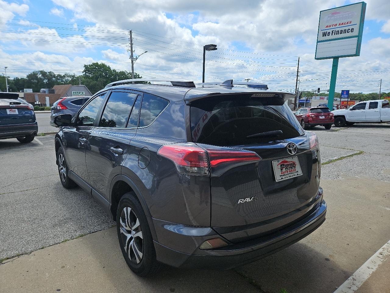 Toyota RAV4 LE 2017