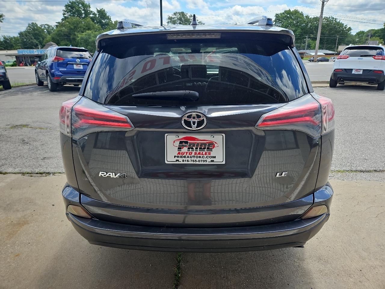 Toyota RAV4 LE 2017