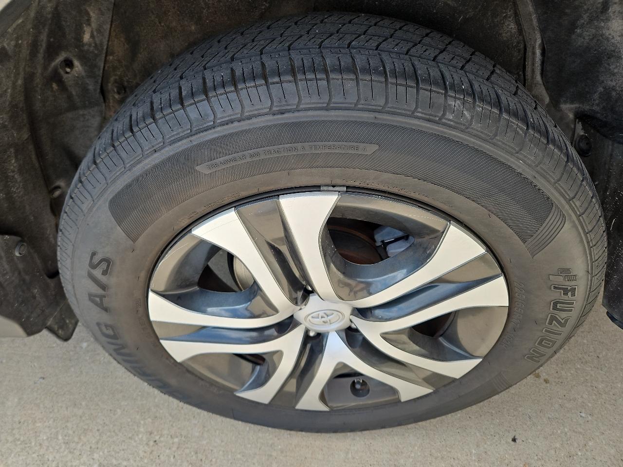 Toyota RAV4 LE 2017