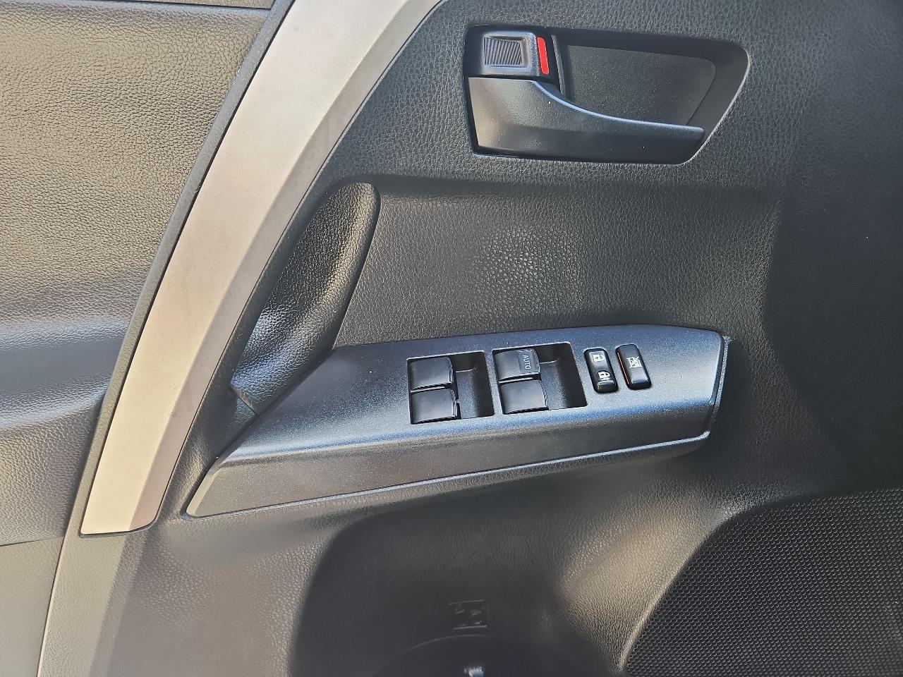 Toyota RAV4 LE 2017