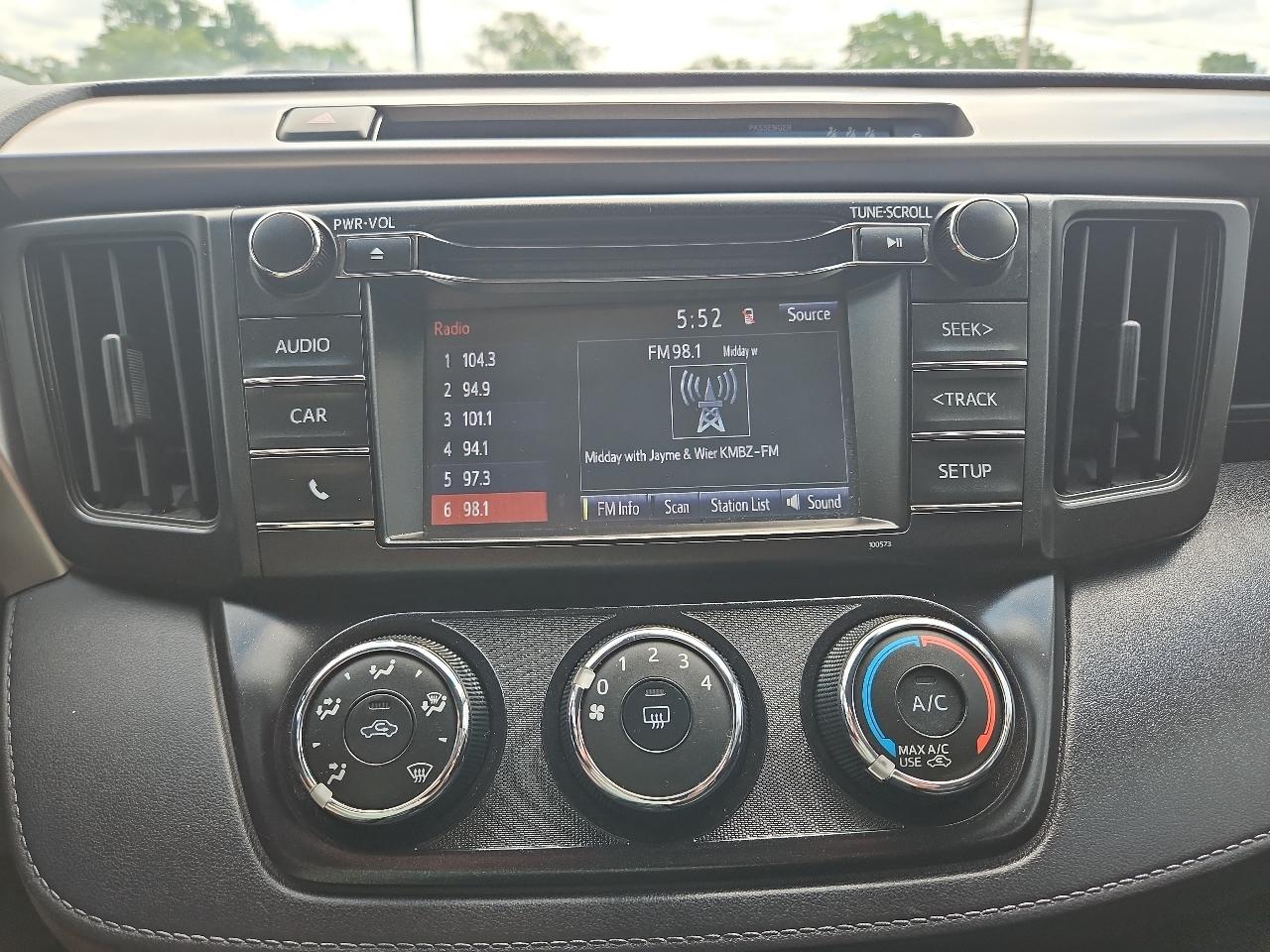 Toyota RAV4 LE 2017