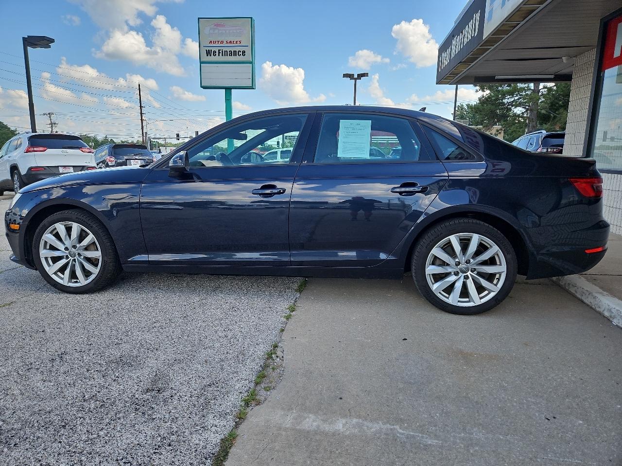 Audi A4 2.0T Premium quattro Sedan 2017