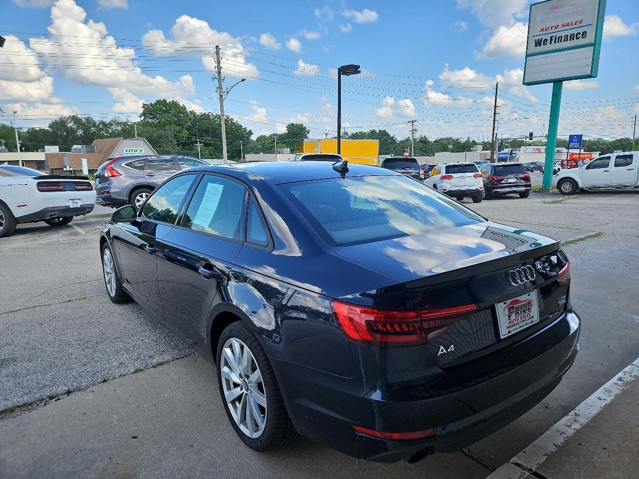 Audi A4 2.0T Premium quattro Sedan 2017