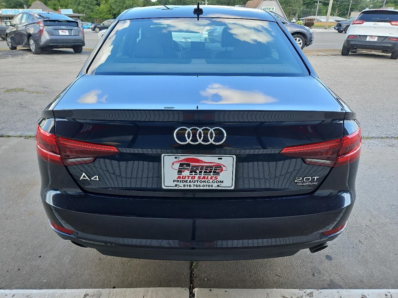 Audi A4 2.0T Premium quattro Sedan 2017