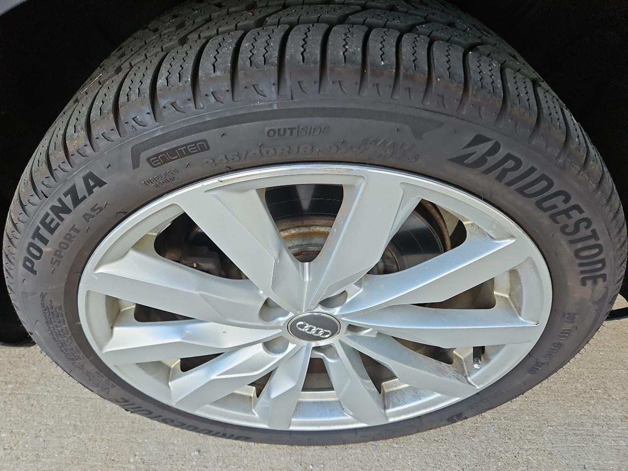 Audi A4 2.0T Premium quattro Sedan 2017