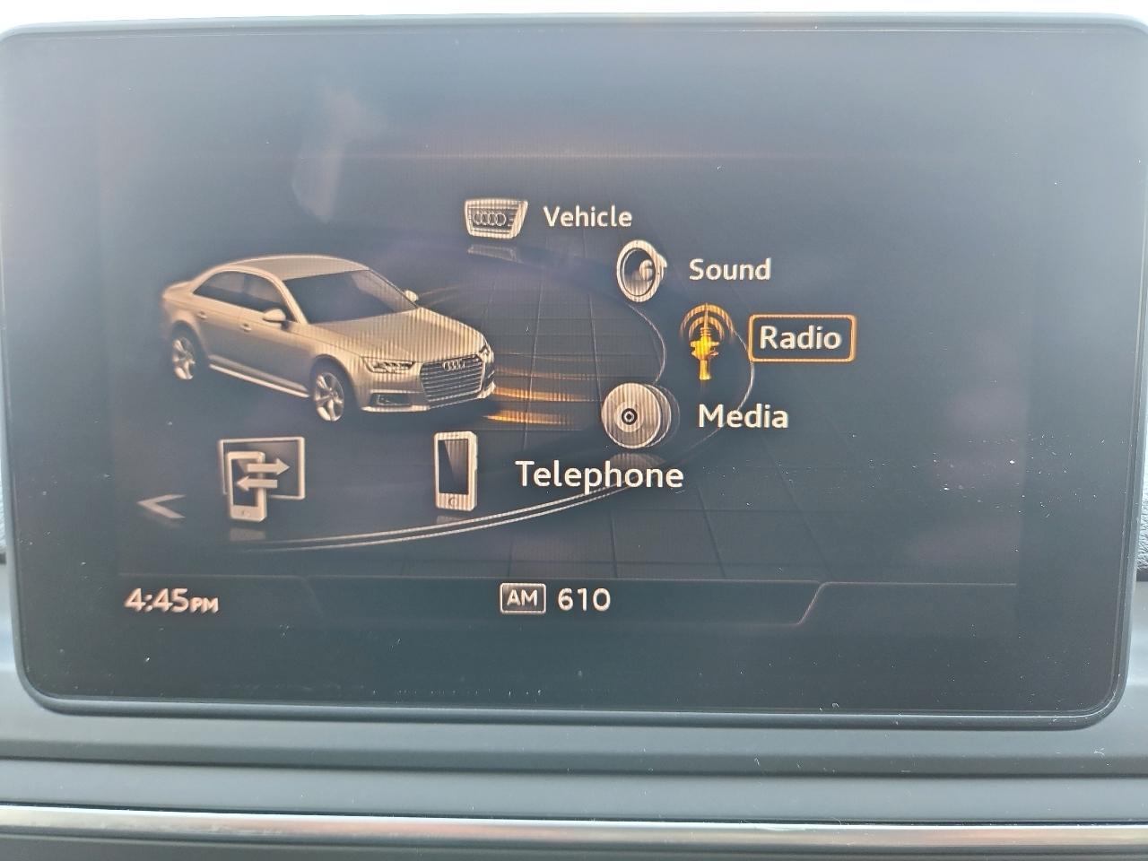 Audi A4 2.0T Premium quattro Sedan 2017