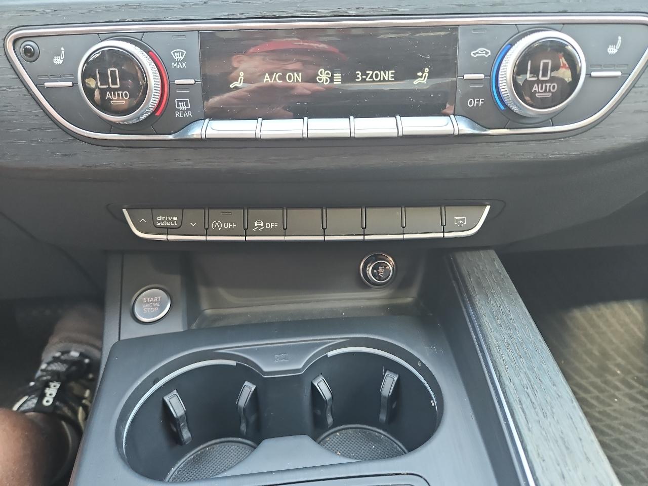 Audi A4 2.0T Premium quattro Sedan 2017