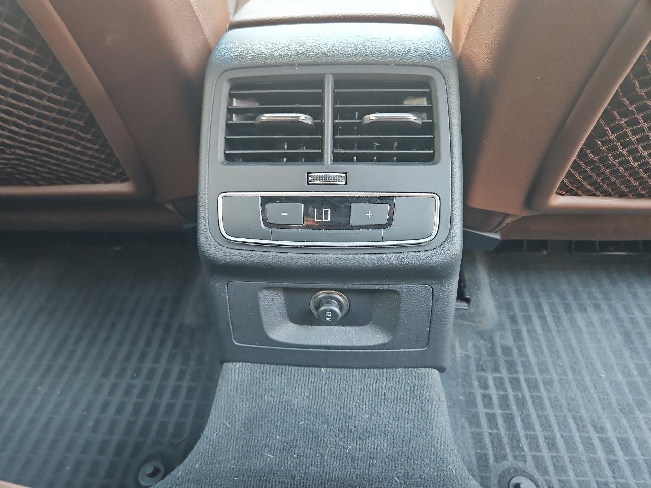 Audi A4 2.0T Premium quattro Sedan 2017
