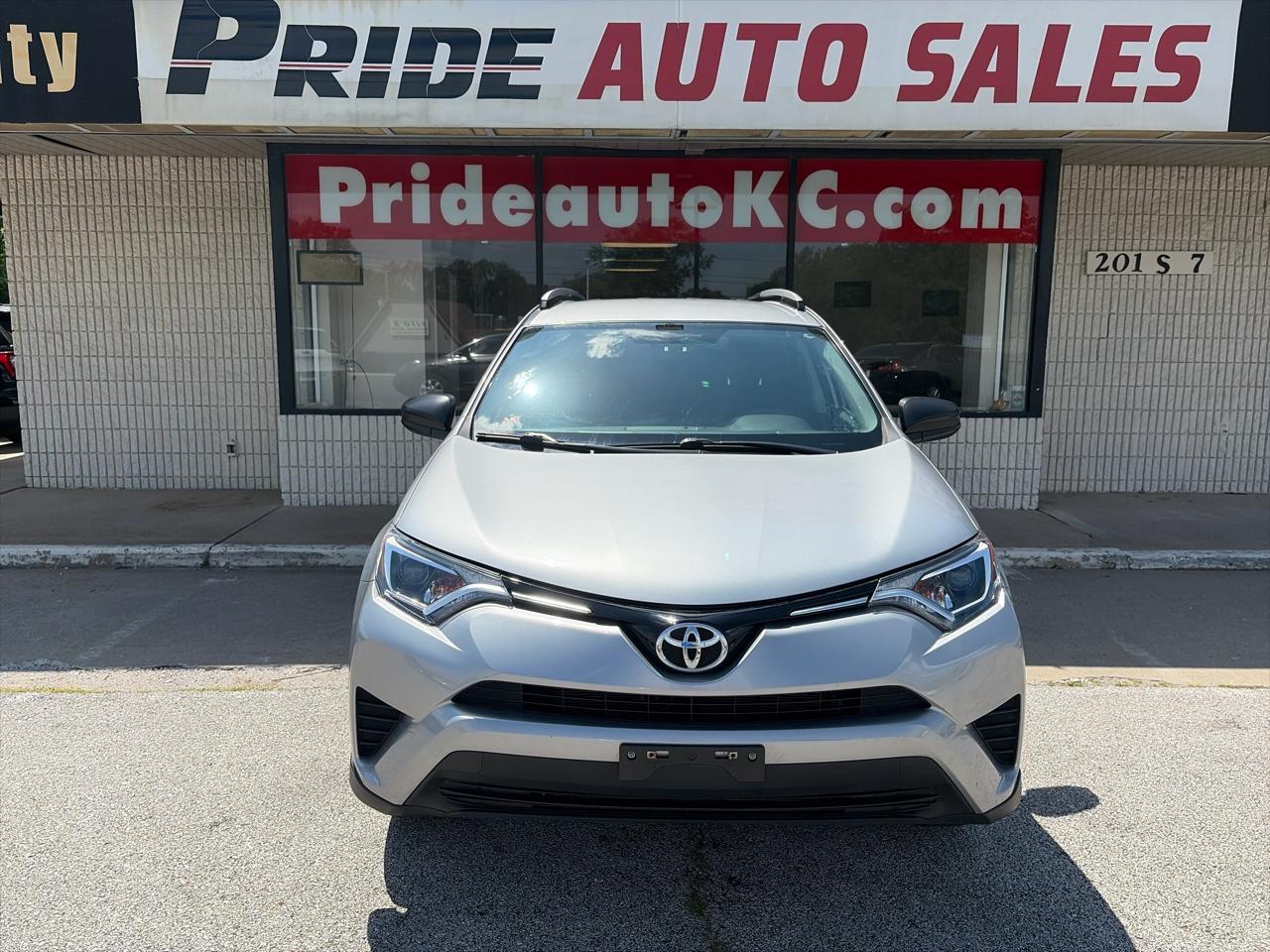 Toyota RAV4 LE AWD 2016