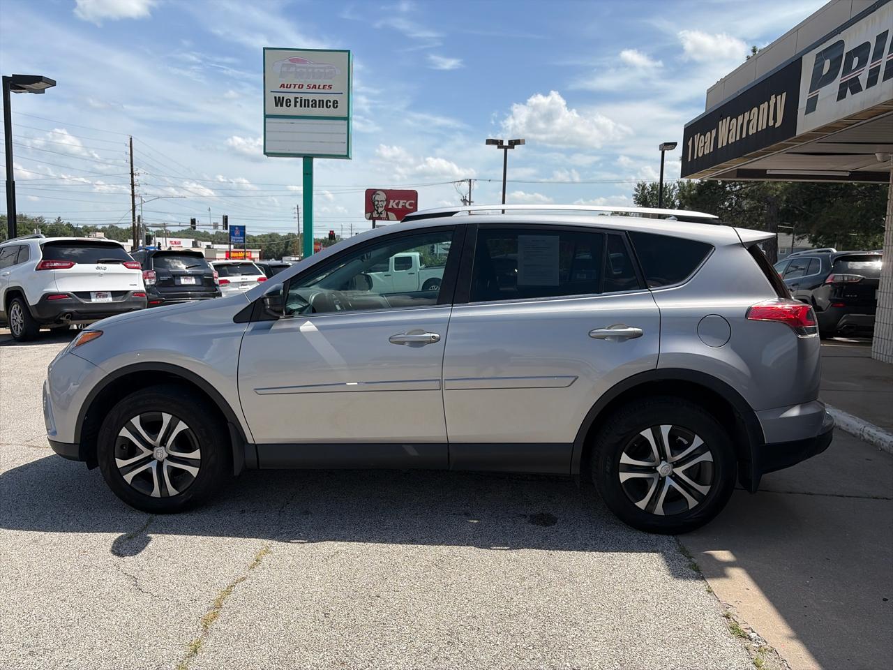 Toyota RAV4 LE AWD 2016