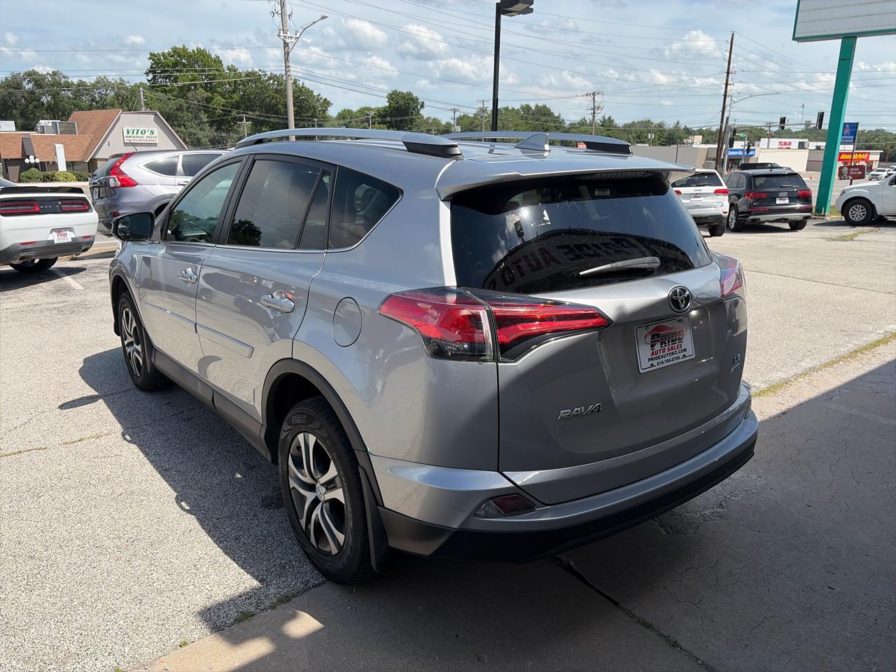 Toyota RAV4 LE AWD 2016