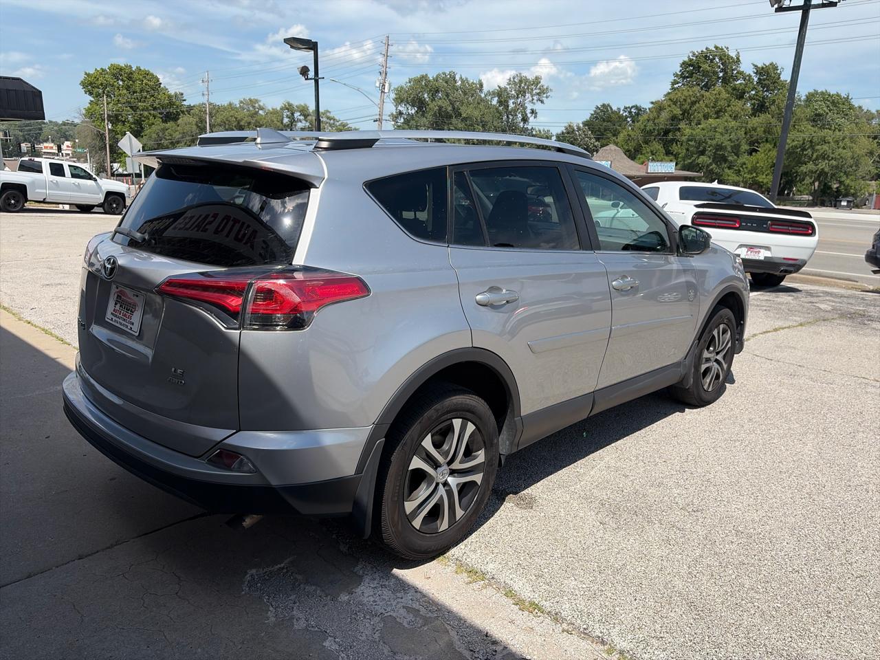 Toyota RAV4 LE AWD 2016