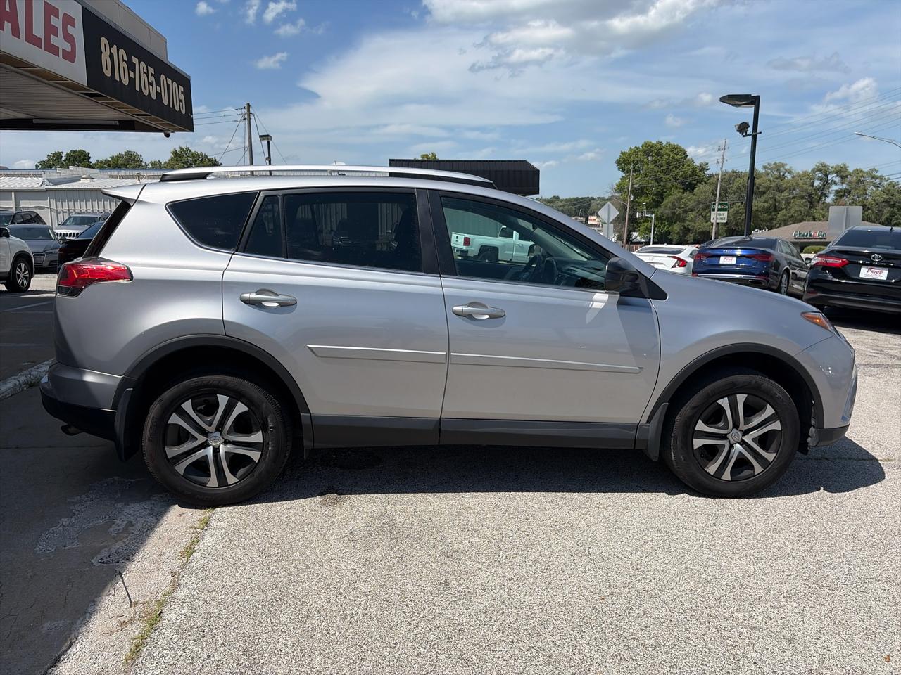 Toyota RAV4 LE AWD 2016