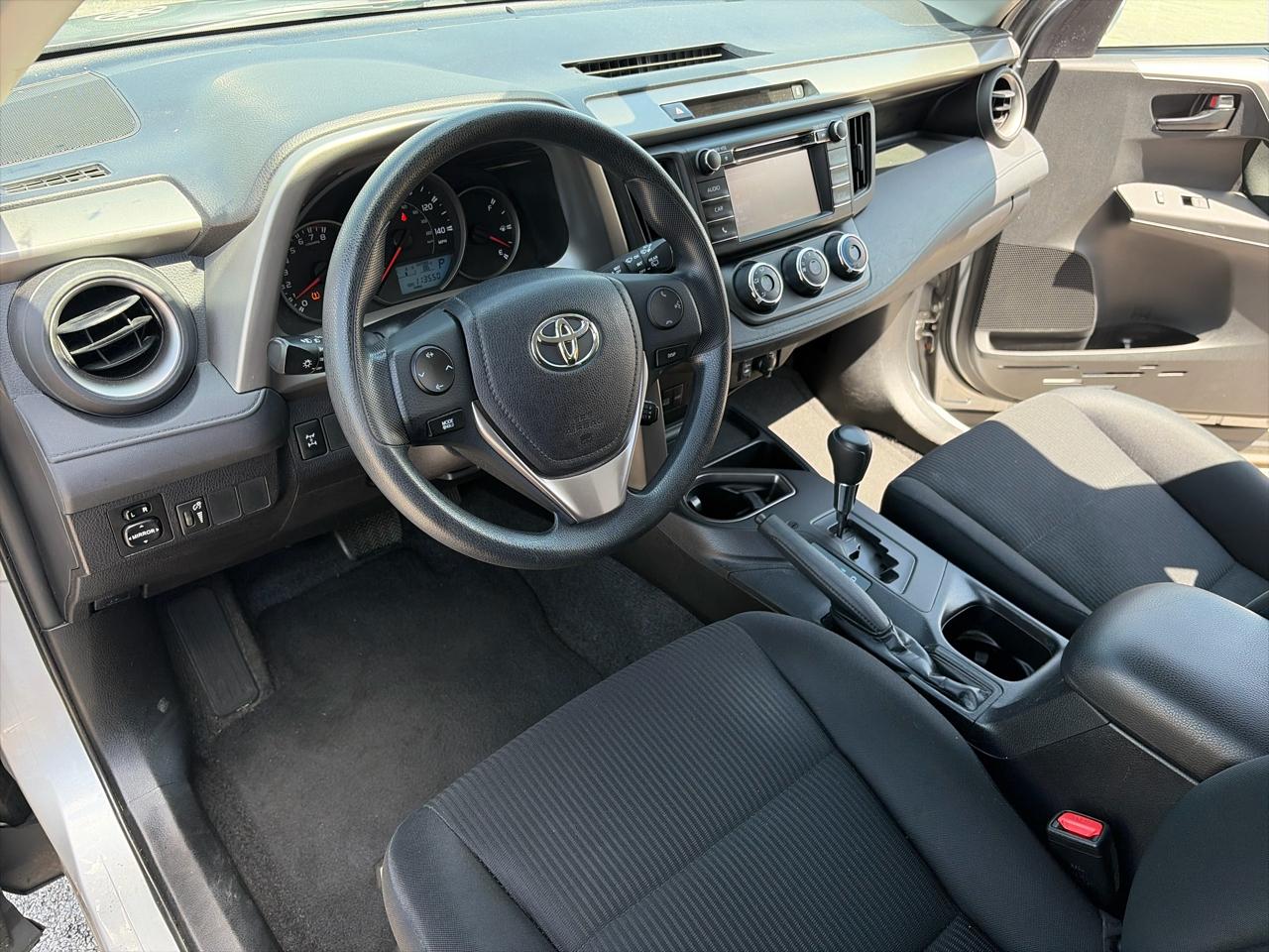 Toyota RAV4 LE AWD 2016
